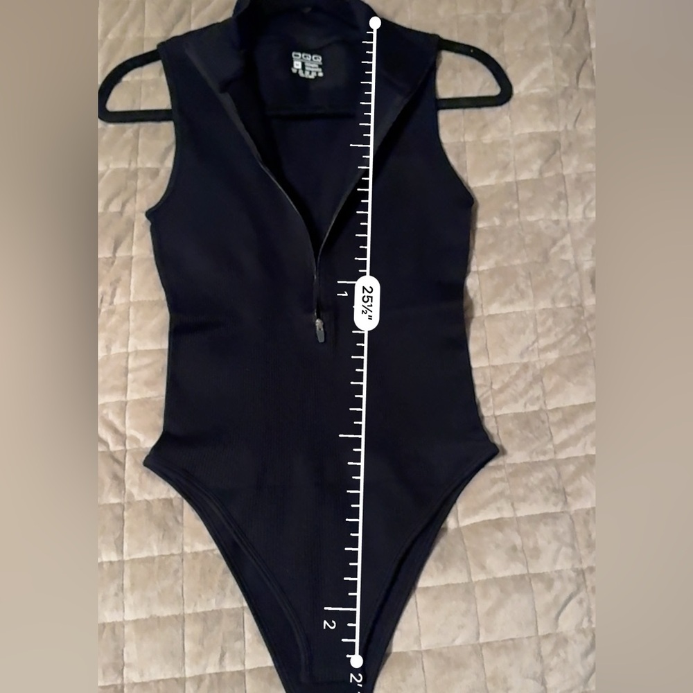 𝐍𝐖𝐎𝐓 OQQ Medium Black Ribbed Half Zip Sleeveless 𝐁𝐨𝐝𝐲𝐬𝐮𝐢𝐭 - Picture 5 of 6